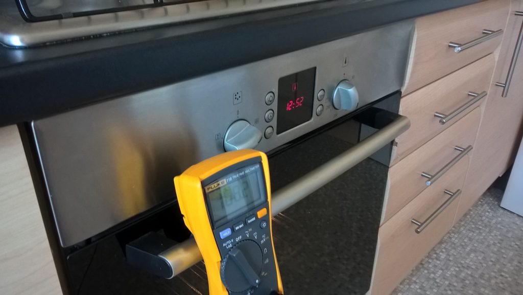 Testing The Thermostat Of An Integrated Oven