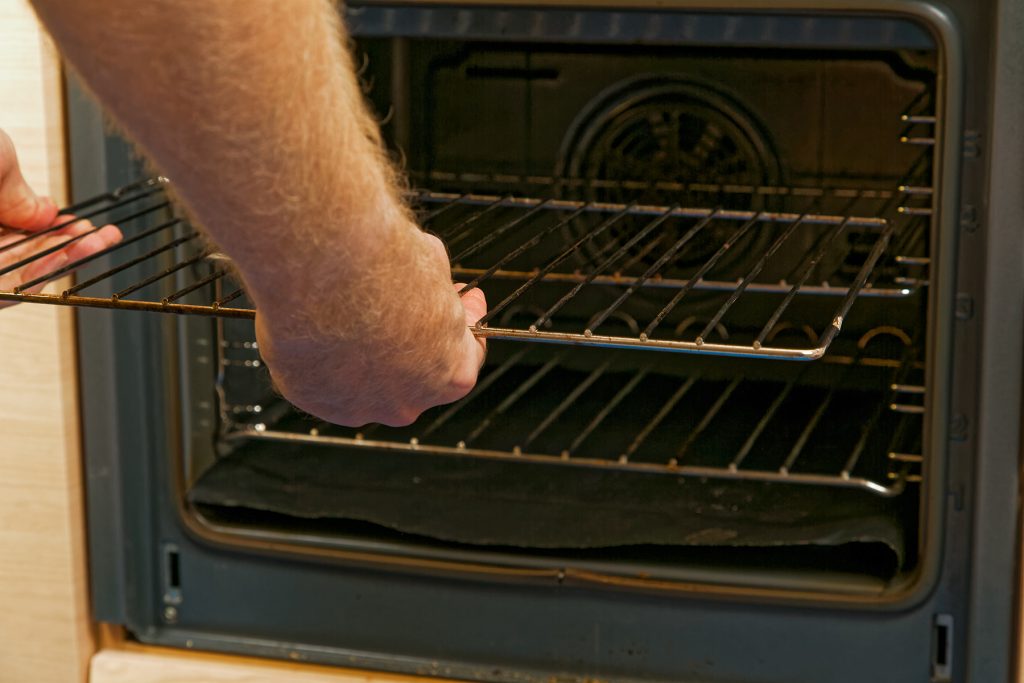 Oven Supremo oven cleans all include the racks in all our services.
